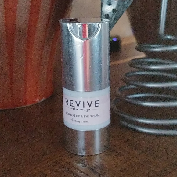 Revive Hemp facial bundle - Picture 2 of 7